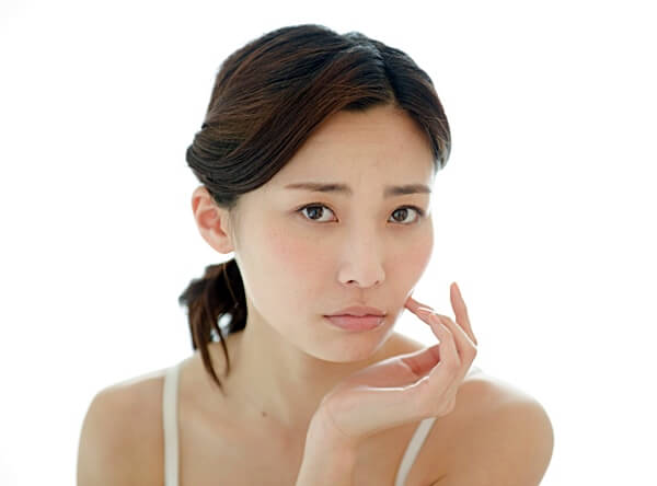 顔のシミを消す方法！5つのタイプ別で効果的に対策
