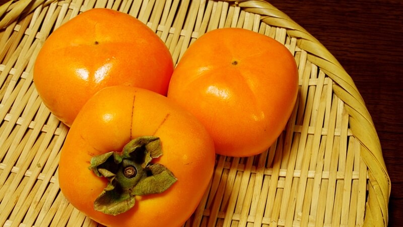 【柿の栄養価と効能】風邪予防や美肌に効果的な果実！